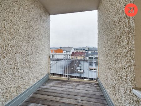 Renovierte 4- Zimmer Wohnung mit Balkon und Loggia - Photo 2