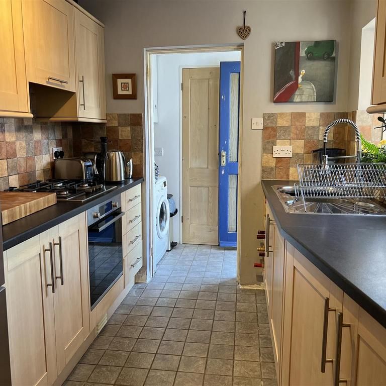 2 bedroom terraced house to rent - Photo 1
