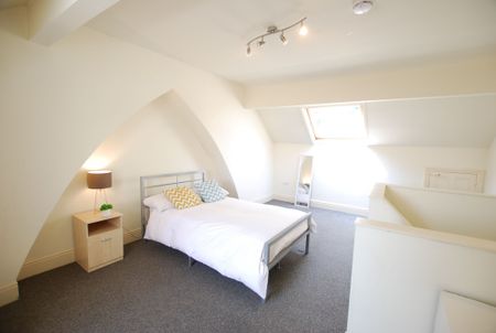 4 bedroom terraced house to rent - Photo 5