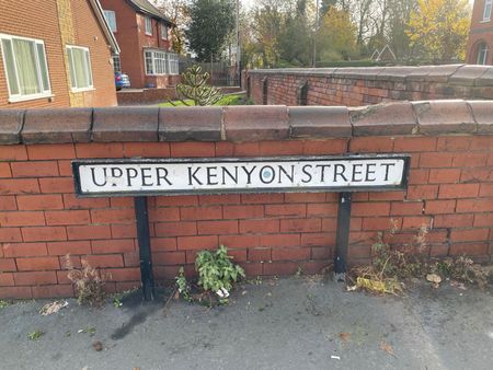 Ensuite Room - Room 3, Upper Kenyon Street, Thorne DN8 - Photo 5