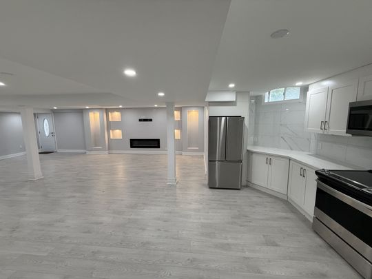 For Lease - 932 Schaeffer Outlook, Newmarket, Ontario - Photo 1