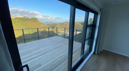 3 Bedroom Home - with a harbour view - Photo 2