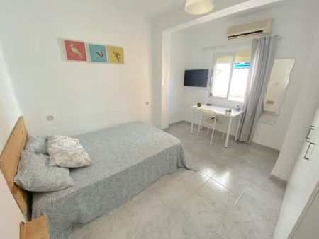 Barriada la Palmilla, Sevilla, Andalusia 41009 - Photo 3