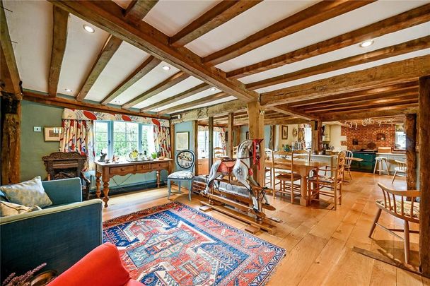 5 bedroom detached house to rent - Photo 1