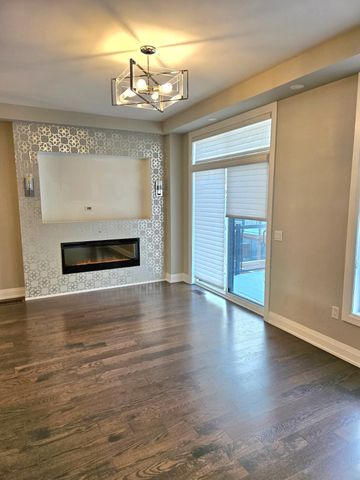 For Lease - 27 Duncombe Lane, Richmond Hill, Ontario - Photo 2