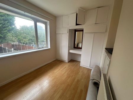 3 bedroom semi-detached house to rent - Photo 4