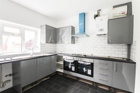 4 bedroom detached house to rent - Photo 5