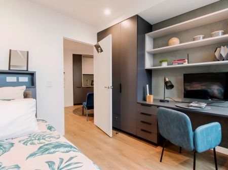 2 bed Apartment - Photo 3