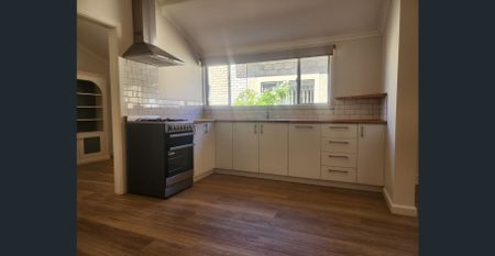 Neatly Presented 2 Bedroom Home! - Photo 3