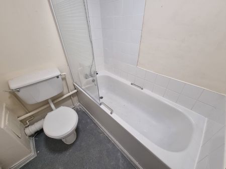1 Bed Flat, Stanley Road, L20 - Photo 2