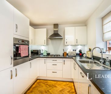 3 bedroom house to rent Pycroft Avenue, Westhampnett, Chichester, PO18 - Photo 2