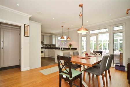 4 bedroom semi-detached house to rent - Photo 5