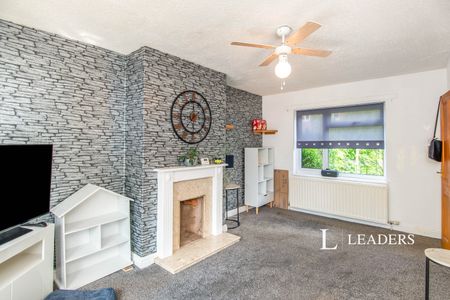 3 bedroom house to rent Vines Lane, Droitwich, WR9 - Photo 2