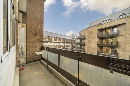 2 bedroom flat to rent - Photo 5