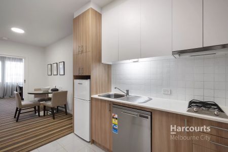 The Ultimate In Inner City Living - Fully Furnished! - Photo 4