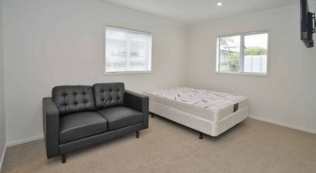 Studio Room Near the Waikato University - Photo 3