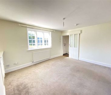 A charming Grade II listed cottage situated in the heart of the Ken... - Photo 6