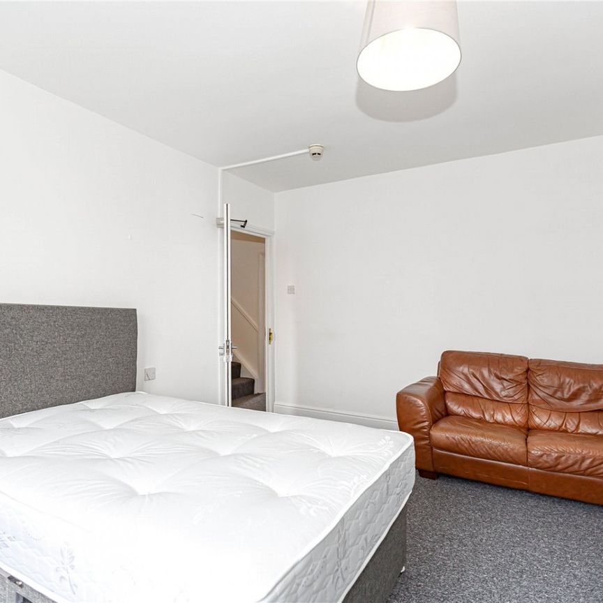 Court Road, - Photo 1