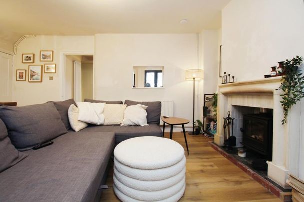 2 bedroom cottage to rent - Photo 1