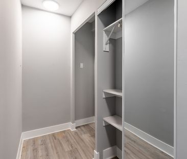 5765 Cote-St-Luc Road, Montréal, QC - Photo 6