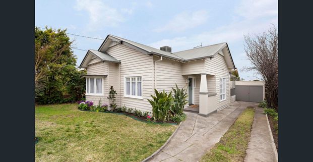 Period appeal in a premium pocket - Photo 1