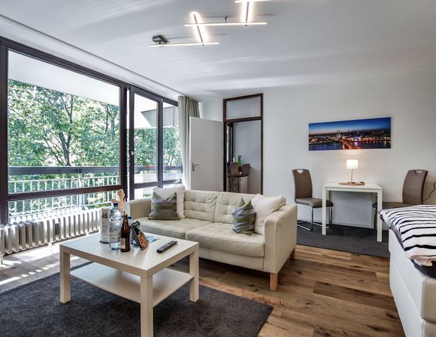 Idyllische Lage - Helles Apartment in Köln-Weiden - Photo 1