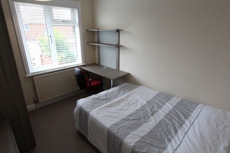 79 Beacon Road - Photo 2