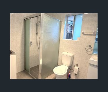 Beautiful 2 Bedroom Home Close to Station - Photo 5