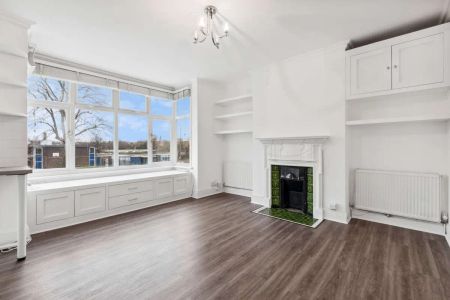 3 bedroom flat in Wandsworth - Photo 4