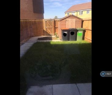 3 bedroom semi-detached house to rent - Photo 5