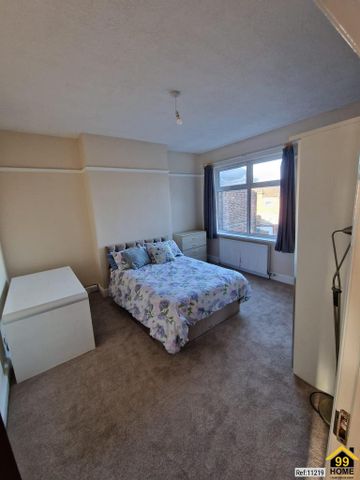 3 bedroom terraced house to rent - Photo 2