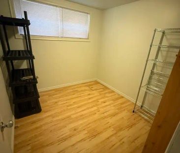 Spacious 2 Bedroom Basement Suite House(PN 0015-2) — Edmonton, AB -... - Photo 4