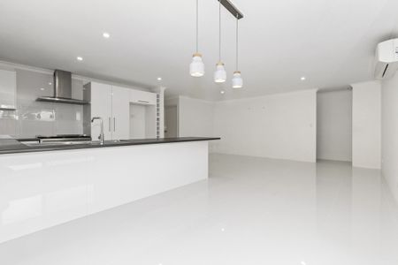 Low Maintenance Living! - Photo 5