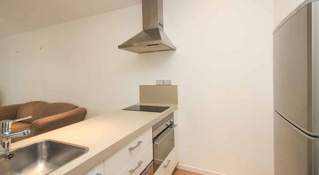 Stylish 2-Bedroom Furnished Apartment in the Heart of Soho - Photo 1