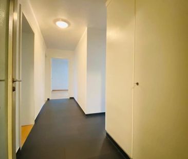 "Schöne, lichtdurchflutete 5-Zimmer-Wohnung an zentraler Lage!" - Foto 3