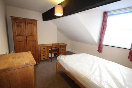 4 bedroom apartment to rent - Photo 3