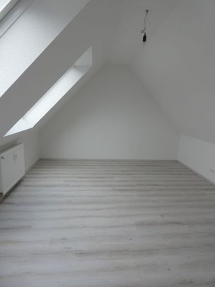 ** Modernisierte Maisonette-DG-Wohnung sucht einen neuen Mieter ** - Photo 1