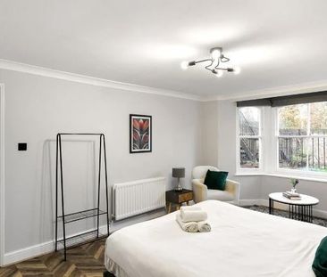 2 Bed Flat, Belvedere Road, SE19 - Photo 3