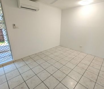 LOCATION!!! LOCATION!!!! - Photo 2