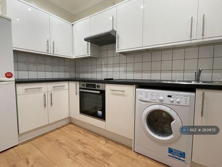 5 bedroom flat to rent - Photo 5