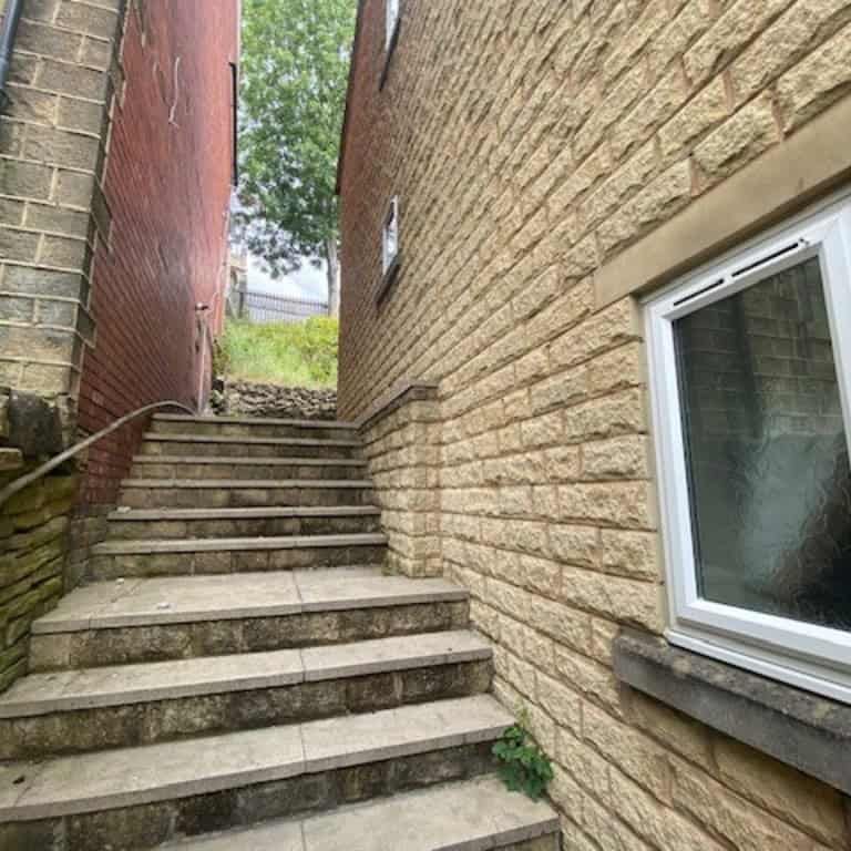 Victoria Court, Longwood, Huddersfield, HD3 4UB - Photo 1