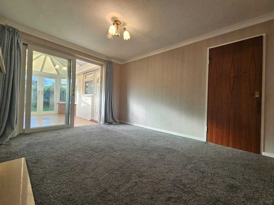 Calverton Grove, Birmingham - Photo 1