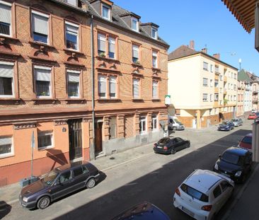 Helle City-Wohnung mit Balkon, Tageslichtbad und Wohnküche - Photo 3