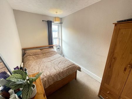 4 bedroom terraced house to rent - Photo 5