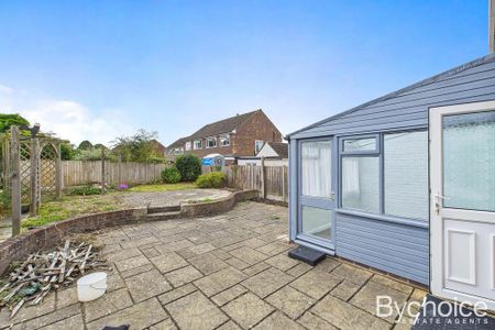 3 bedroom semi-detached house to rent - Photo 3