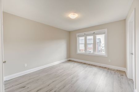 For Lease - 715 Thomas Slee Drive, Kitchener, Ontario - Photo 4