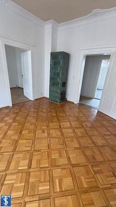 Stylischer Altbau - 4 Zimmer Wohnung mit Balkon und vielen kleinen Details - Photo 1