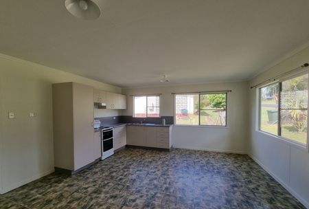 3 BEDROOM BLOCK HOME - Photo 4