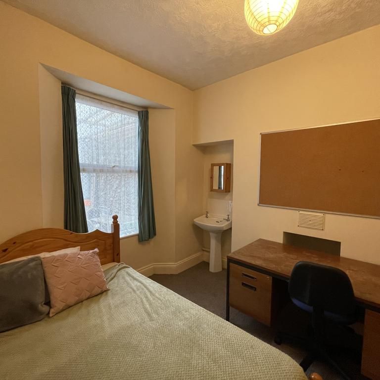 6 bedroom house share to rent - Photo 1