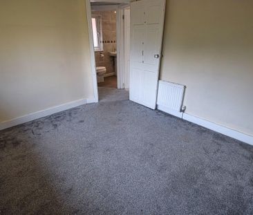 2 bedroom semi-detached house to rent - Photo 6